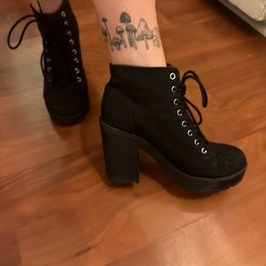Platform bootie